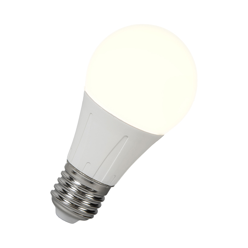 LED žárovka E27 7W 560 lumenů teplá bílá