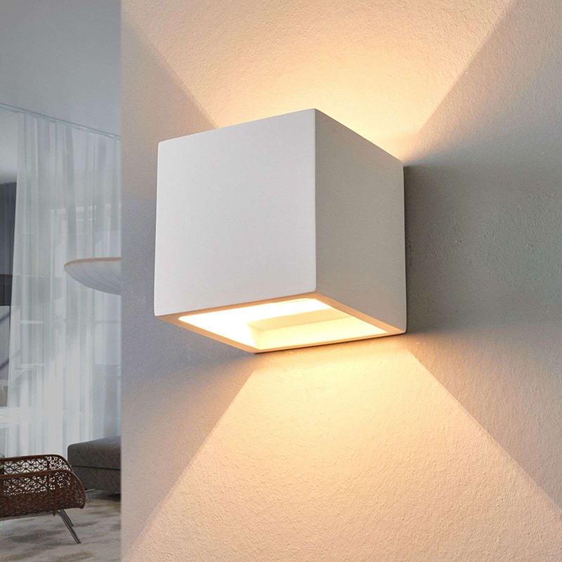 Moderní nástěnná lampa bílá omítka - Freja