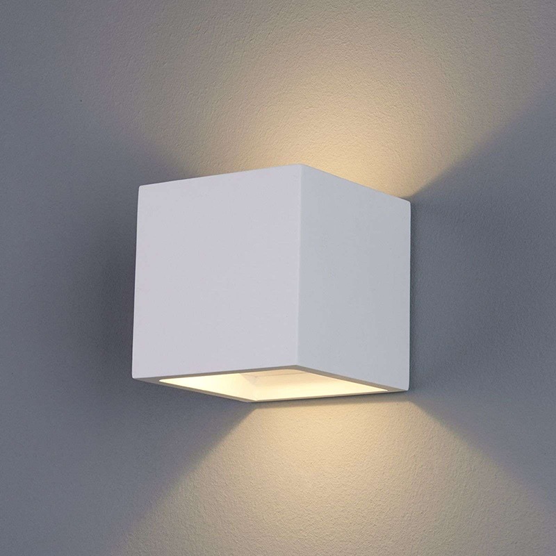 Moderní nástěnná lampa bílá omítka včetně LED - Marita