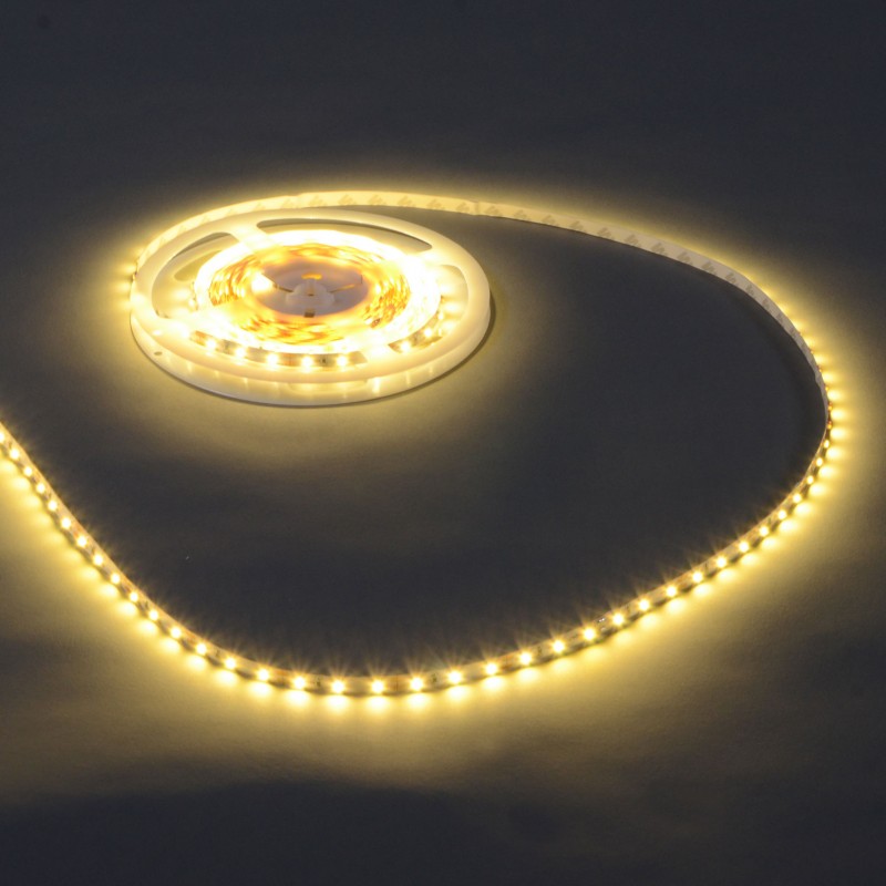 Pružný teplý bílý LED pásek IP20 5m na roli